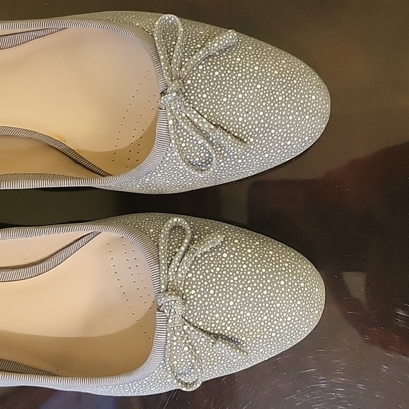 Shoes - Picture 3 of 10